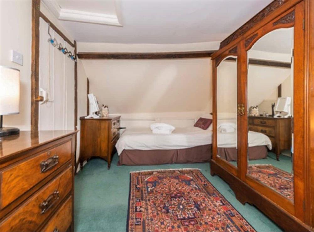 Twin bedroom at Burwood Cottage in Chalkhouse Green, near Reading, Oxfordshire