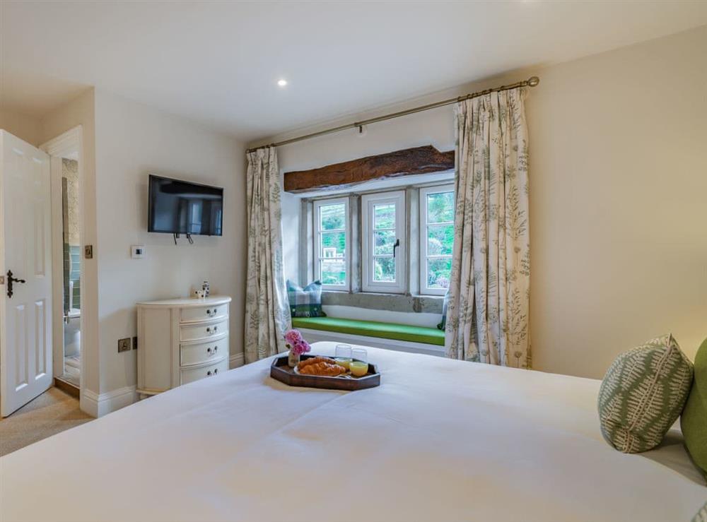 Double bedroom (photo 10) at Buryemwick in Jack Hill, near Harrogate, North Yorkshire