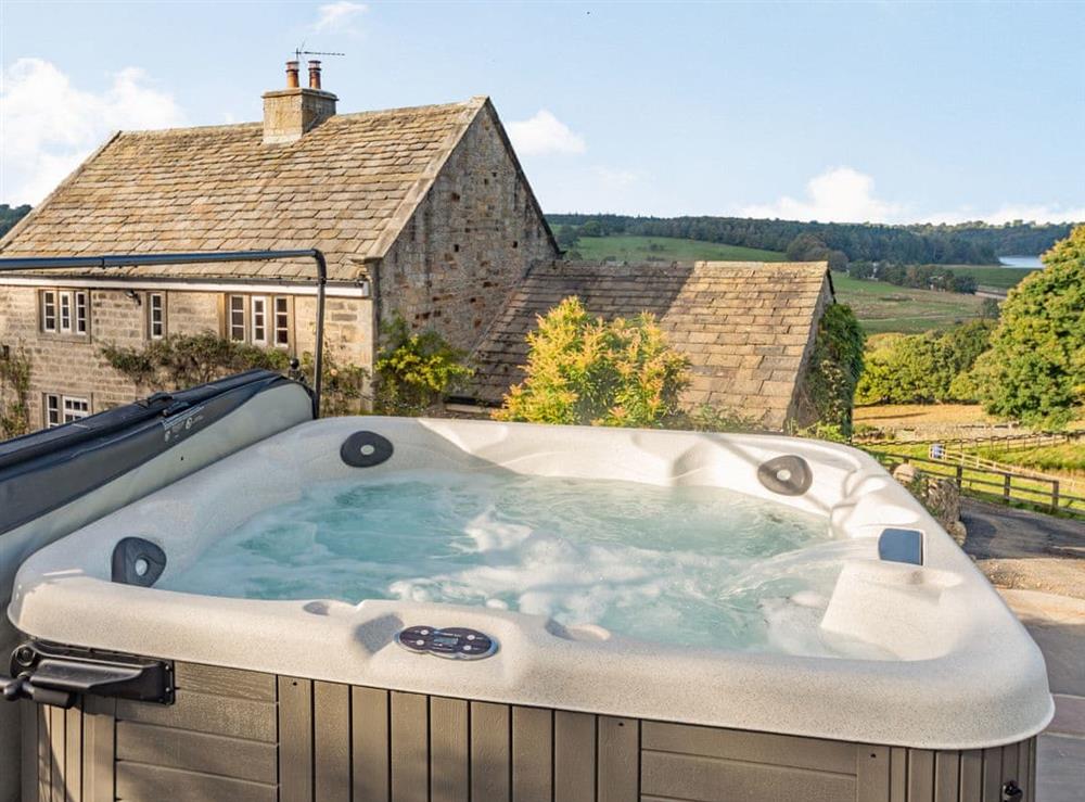 Hot tub at Buryemwick in Jack Hill, near Harrogate, North Yorkshire