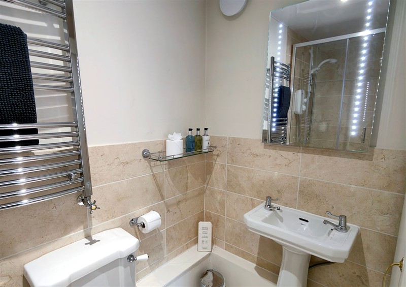 Bathroom (photo 2) at Bush Nook House, Brampton