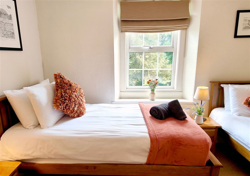 One of the 7 bedrooms (photo 2) at Bush Nook House, Brampton
