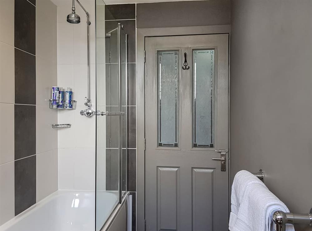 Bathroom (photo 2) at Bush Street Beach Apartment in Musselburgh, near Edinburgh, Midlothian