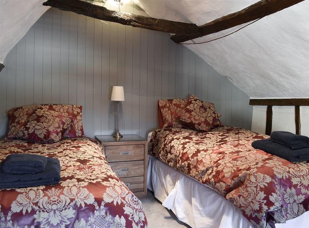 Twin bedroom at Bushmaker Cottage in Diss, Norfolk