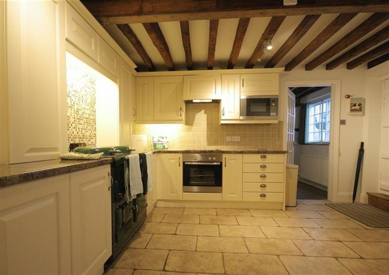 The kitchen at Butlers Cottage, Burford