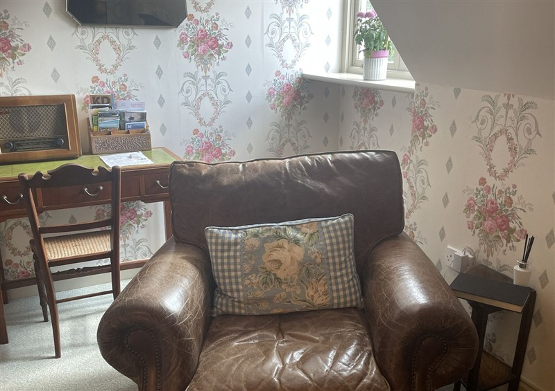 Relax in the living area at Butlers Loft, Par
