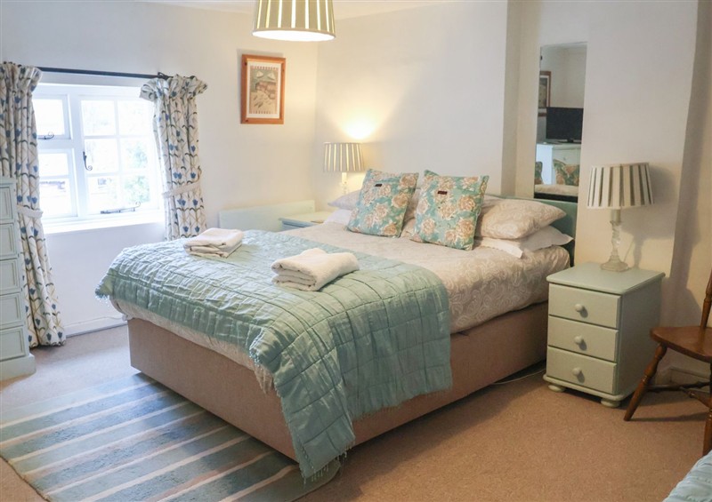 A bedroom in Buttercup at Buttercup, Blakeney