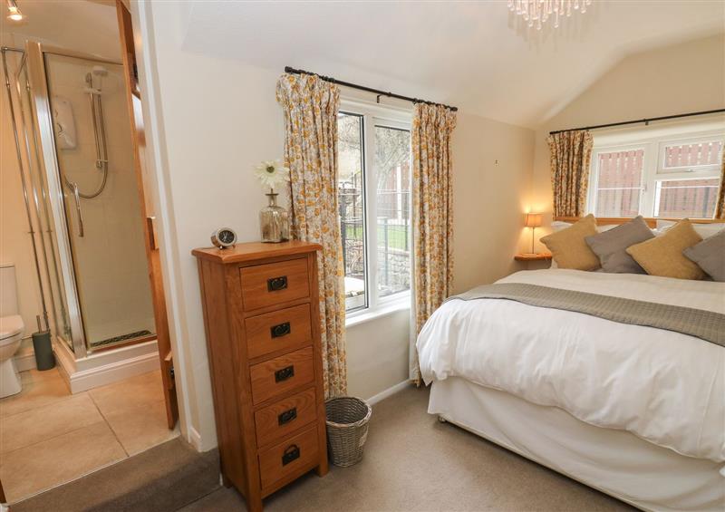 One of the 2 bedrooms (photo 2) at Buttercup Cottage, Great Longstone