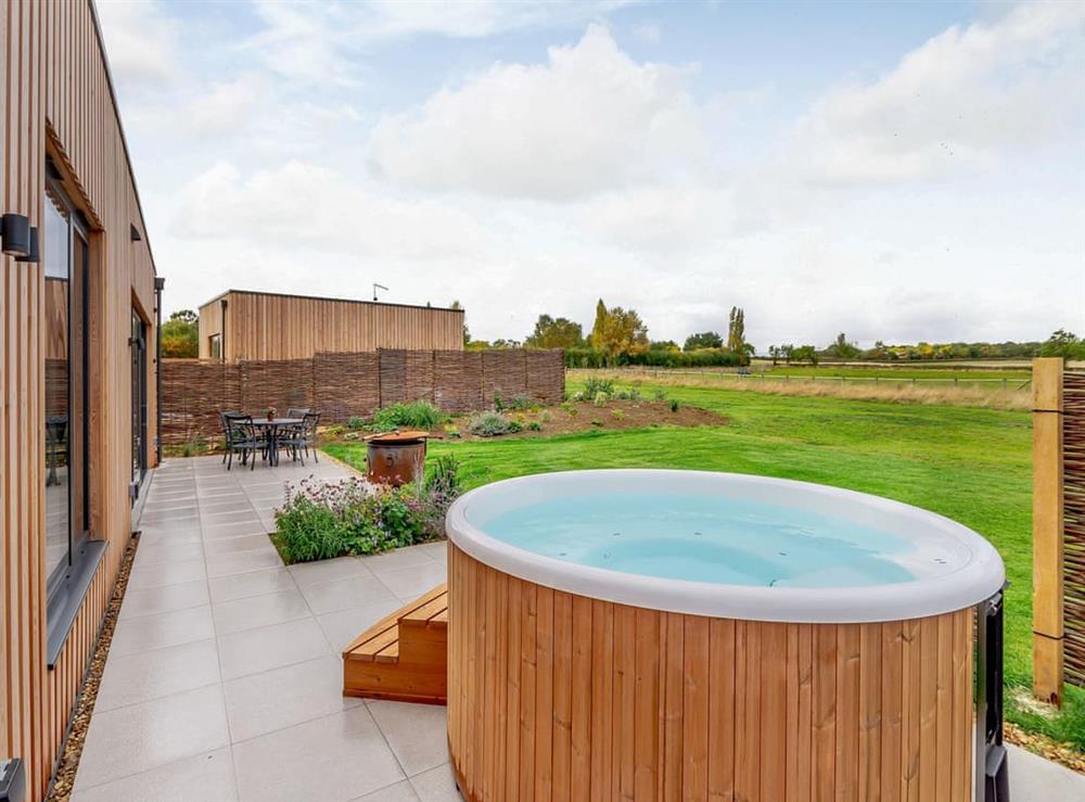 Hot tub at Buttercup Lodge in Boothby Pagnell, Lincolnshire