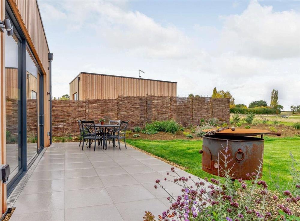 Outdoor area at Buttercup Lodge in Boothby Pagnell, Lincolnshire