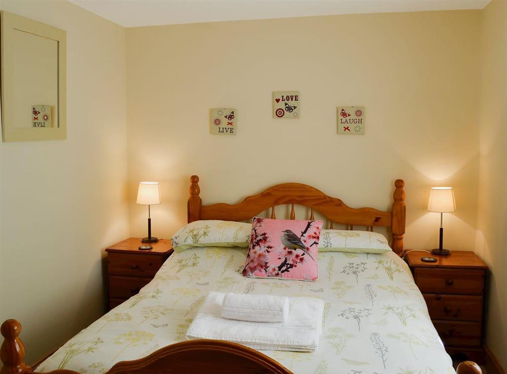 Relaxing double bedroom at Hen Ysgubor, 
