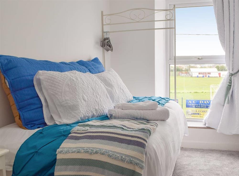 Single bedroom at Bwthyn Cerrigos in Milford Haven, Dyfed