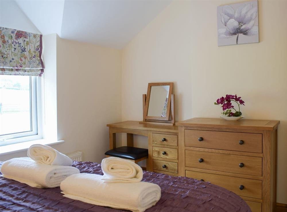 Double bedroom (photo 3) at Bwthyn Glanllyn in Bala, Gwynedd
