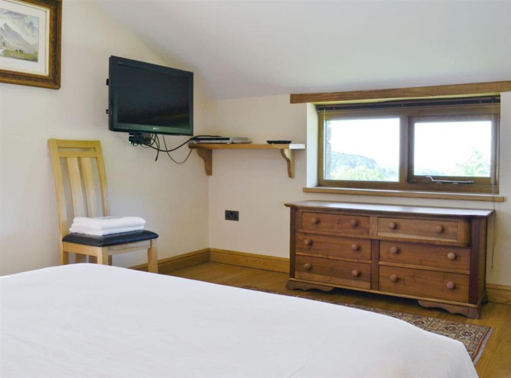 Double bedroom (photo 2) at Bwthyn Llwynog in Penrhyndeudraeth, Gwynedd
