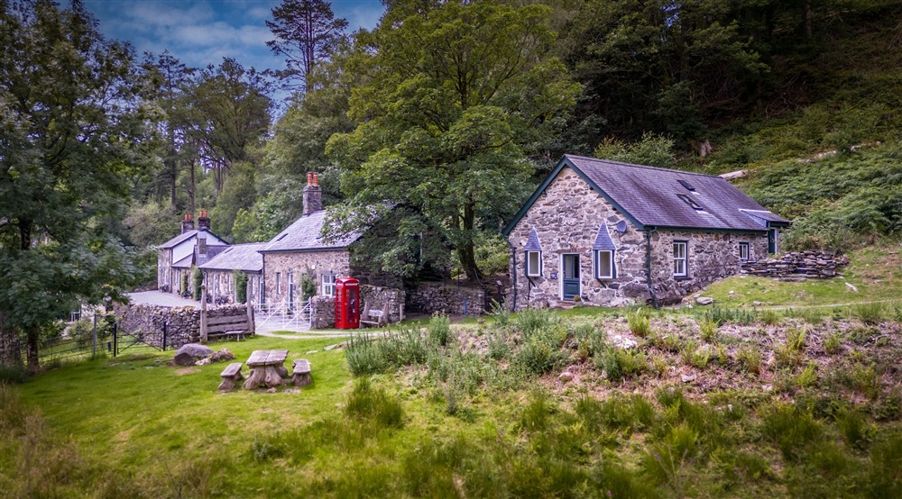 The exterior of Bwthyn Mai, Gwynedd (photo 3) at Bwthyn Mai in Beddgelert, Gwynedd