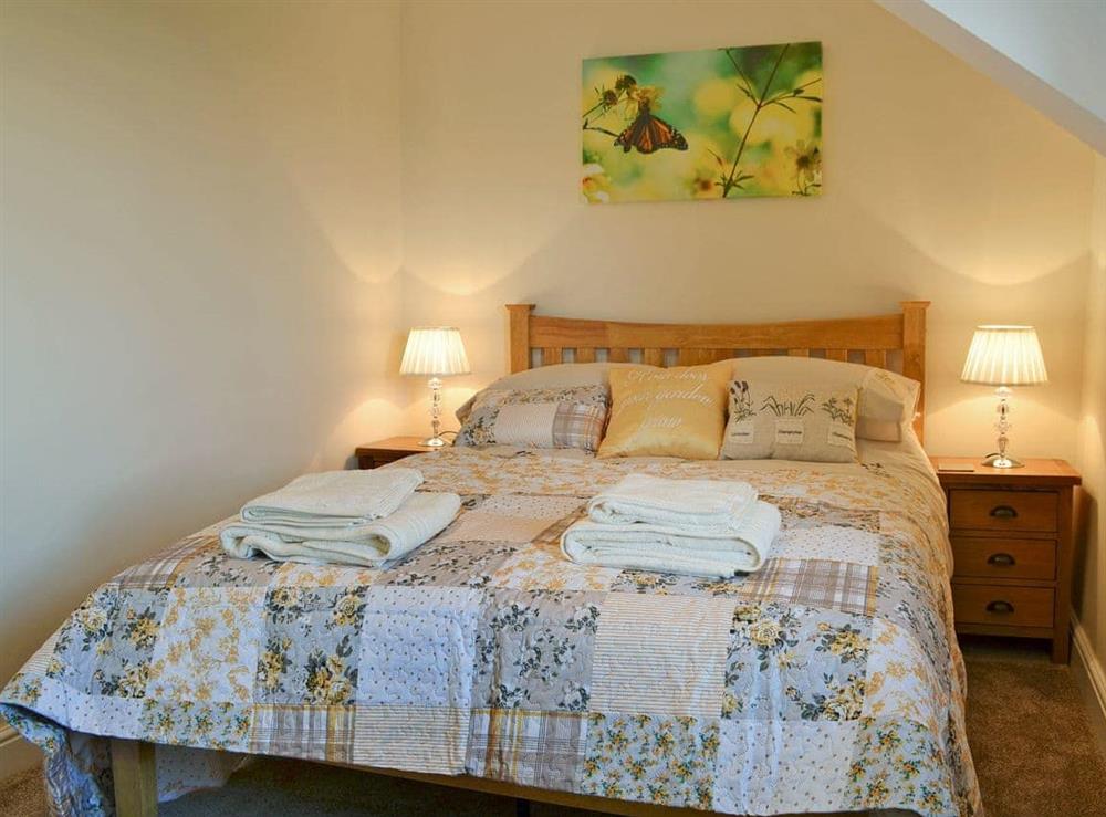 Charming double bedroom at Bwthyn Tyddyn Sachau in Y Ffôr, near Pwllheli, Gwynedd