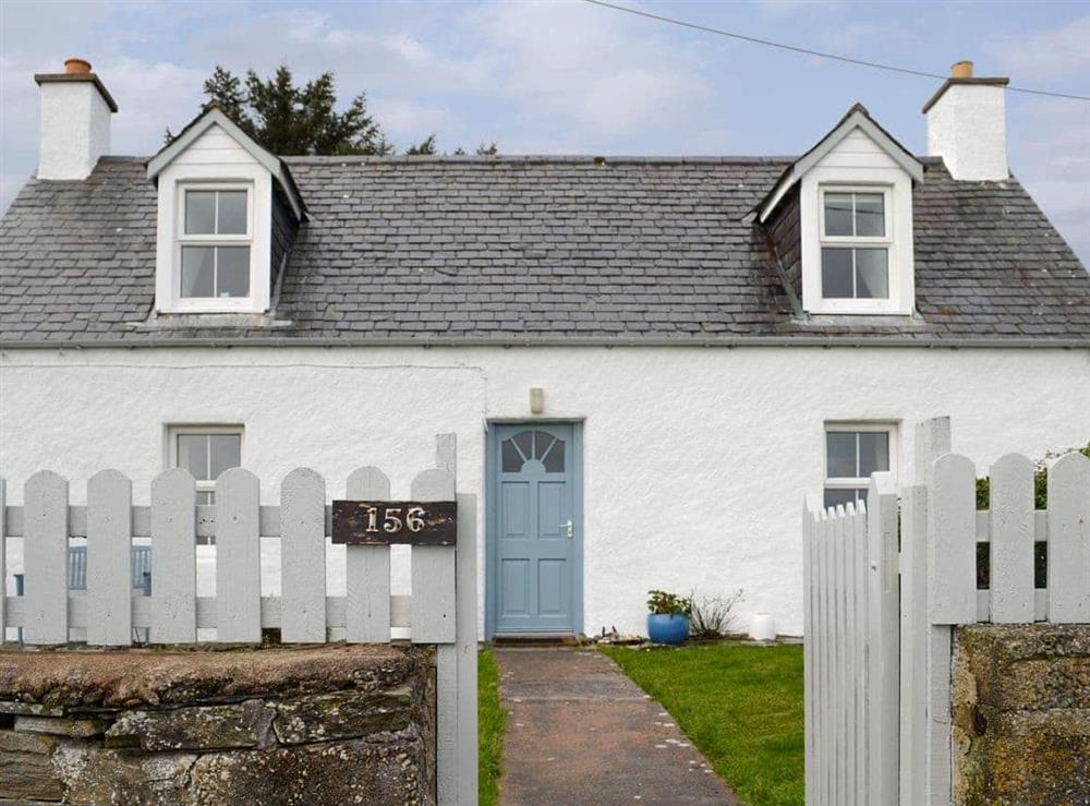 Bydand Cottage is a detached property