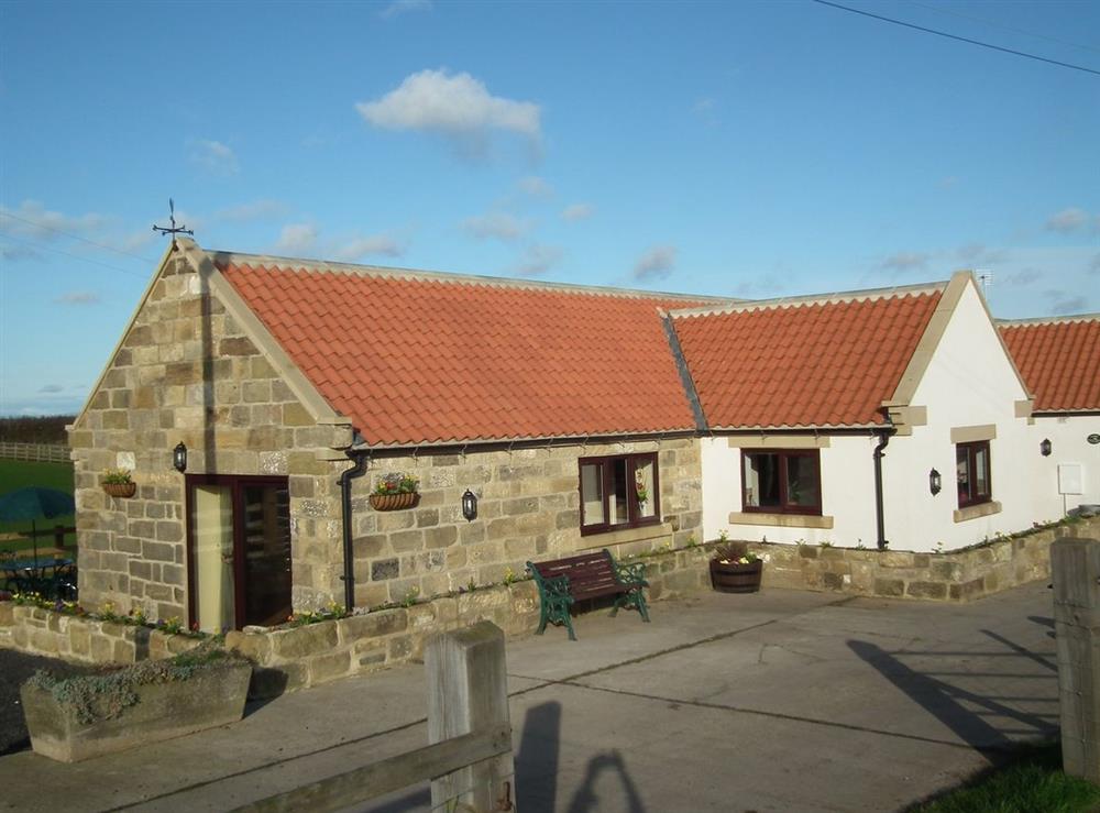 Byre Cottage, Carlton in Whitby, North Yorkshire sleeps 4