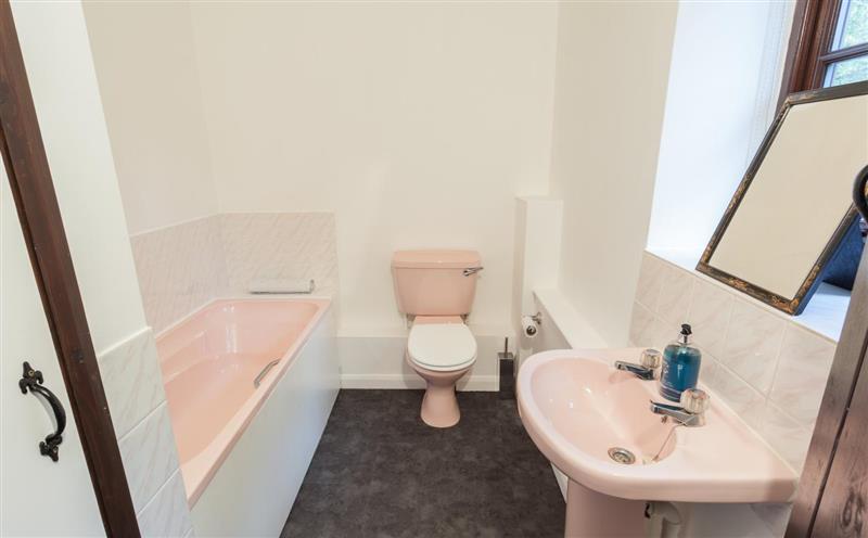 The bathroom at Byre Cottage, Dulverton