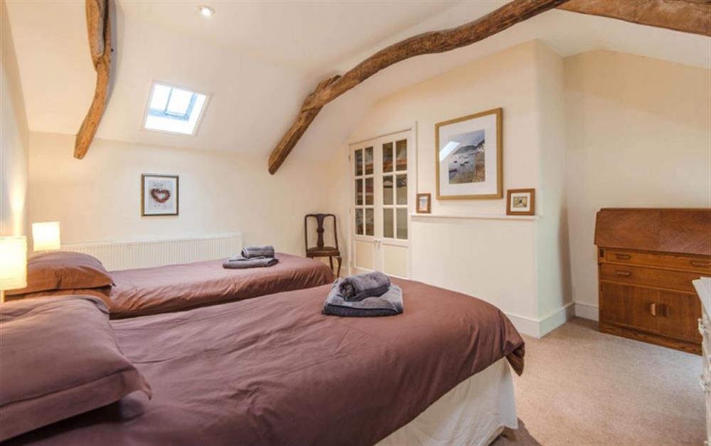 The twin bedroom. at Byre in Slapton