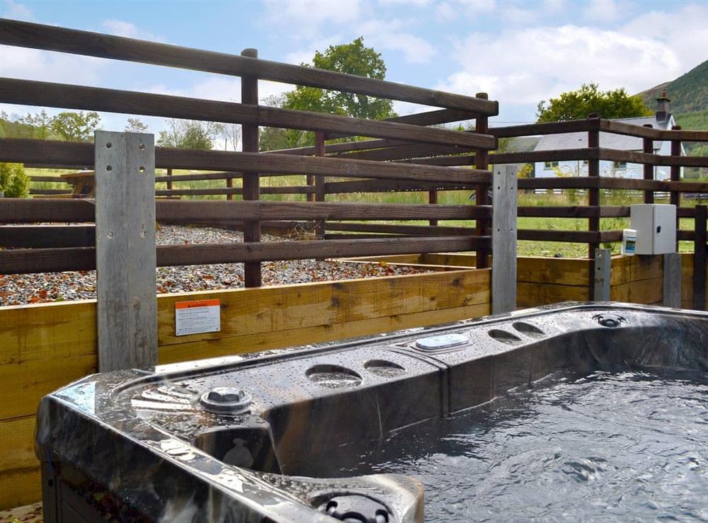 Peaceful hot tub at Caban Salem in Cwm-Cewydd, near Machynlleth, Gwynedd