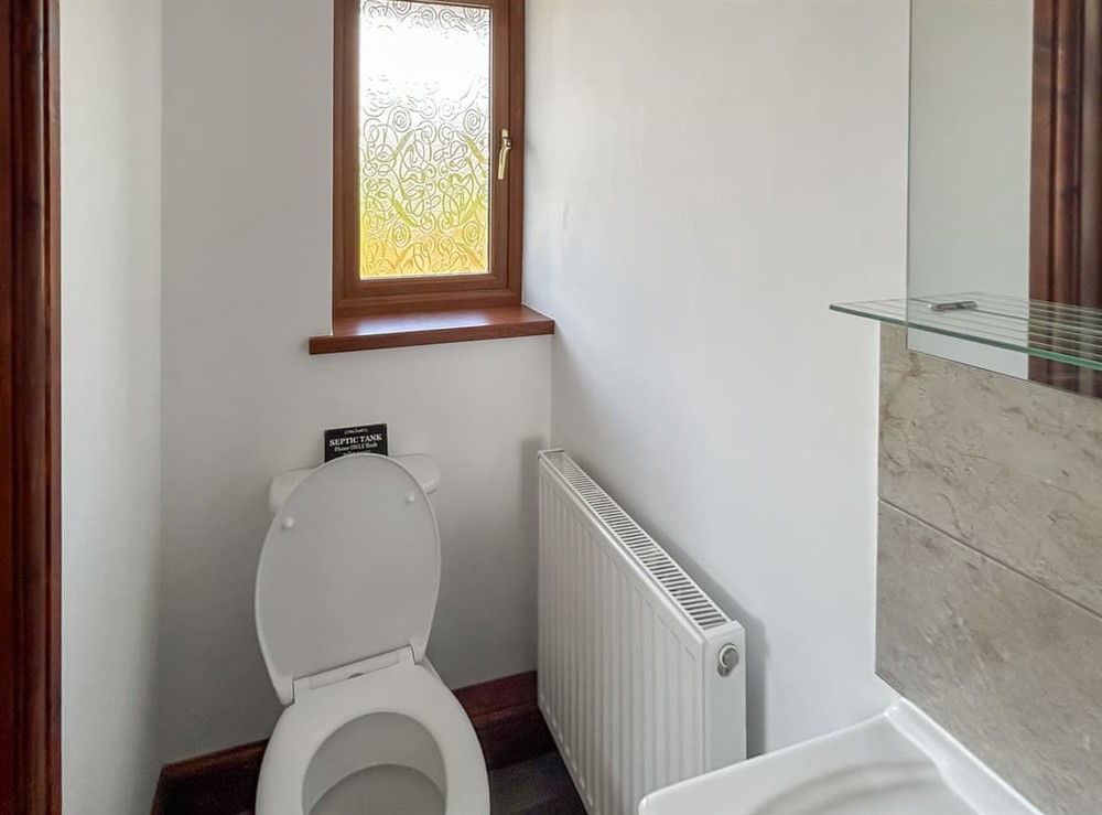 Bathroom (photo 3) at Caccia Lodge in Burnham-on-Sea, Somerset