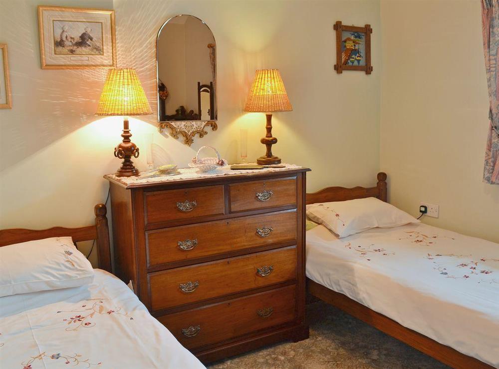 Twin bedroom at Cae Bach Cottage in Dinas, Lleyn Peninsula, Gwynedd
