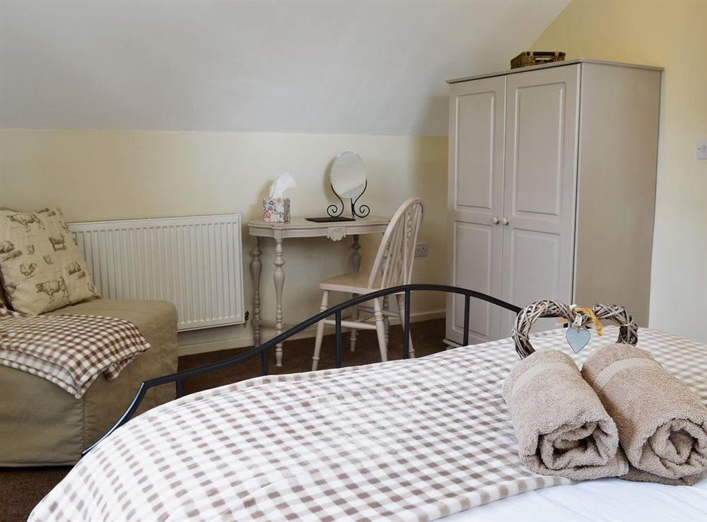 Kingsize bedroom with single sofa bed (photo 2) at Caely Barn in near Llandrindod Wells, Powys
