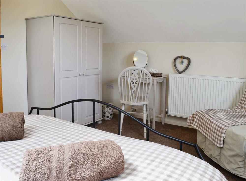 Kingsize bedroom with single sofa bed (photo 4) at Caely Barn in near Llandrindod Wells, Powys