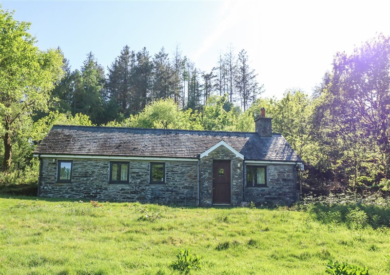Enjoy the garden (photo 2) at Caen Y Coed Barn, Penrhyndeudraeth
