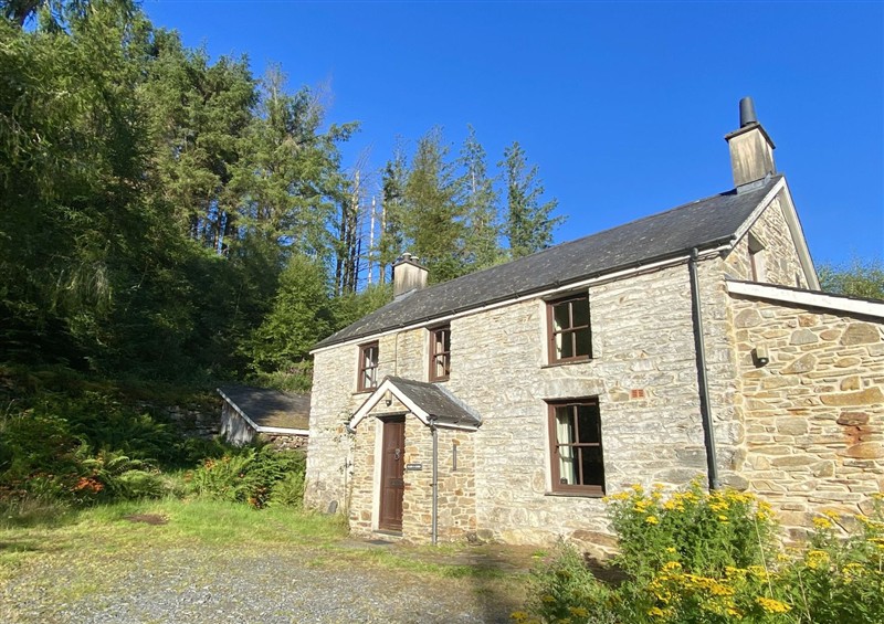The setting at Caen Y Coed Cottage, Penrhyndeudraeth