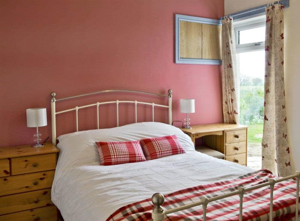 Double bedroom at Bankswood Cottage, 