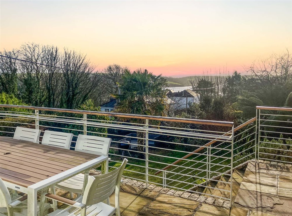 Sitting-out-area at Cairn Ryan in St Mawes, Cornwall