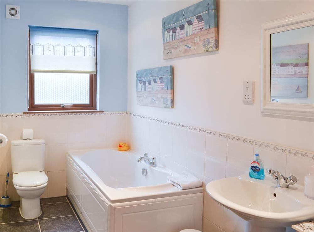 En-suite bathroom at Cairn View in Aviemore, Inverness-Shire