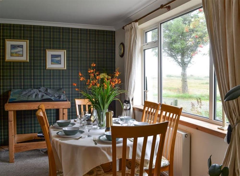Dining area at Cala Sona in Portnalong, Isle Of Skye