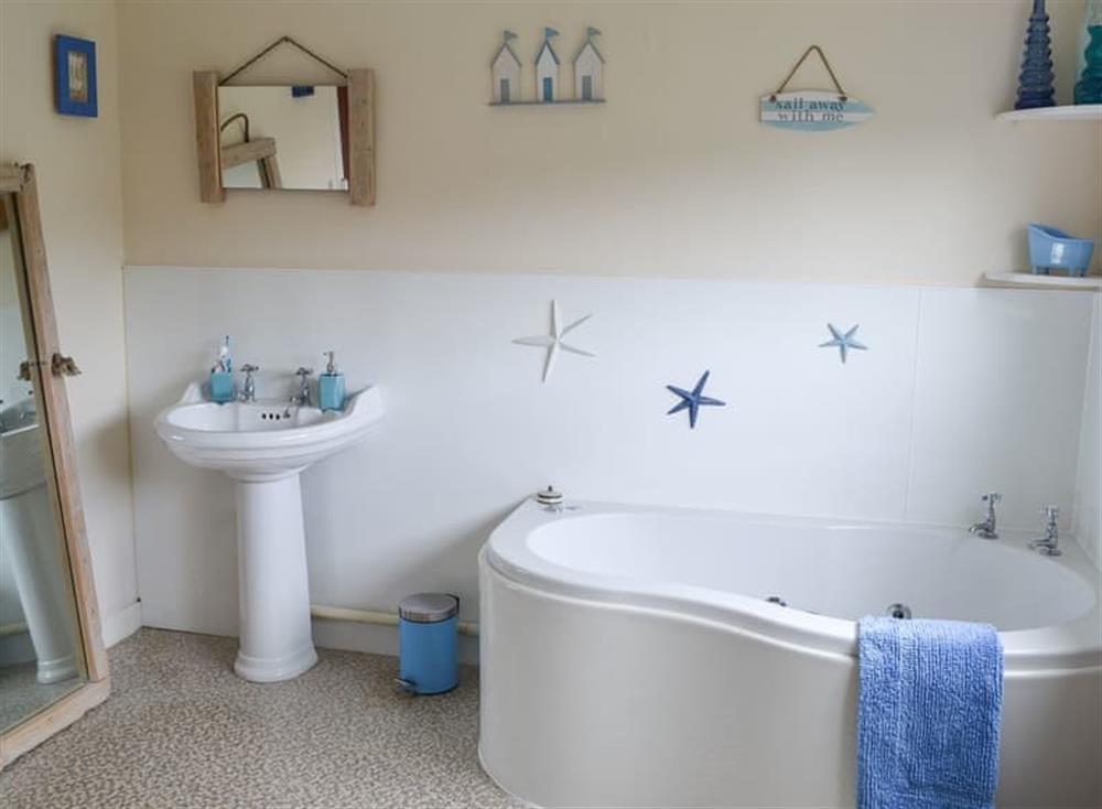 En-suite Bathroom at Cala Sona in Portnalong, Isle Of Skye