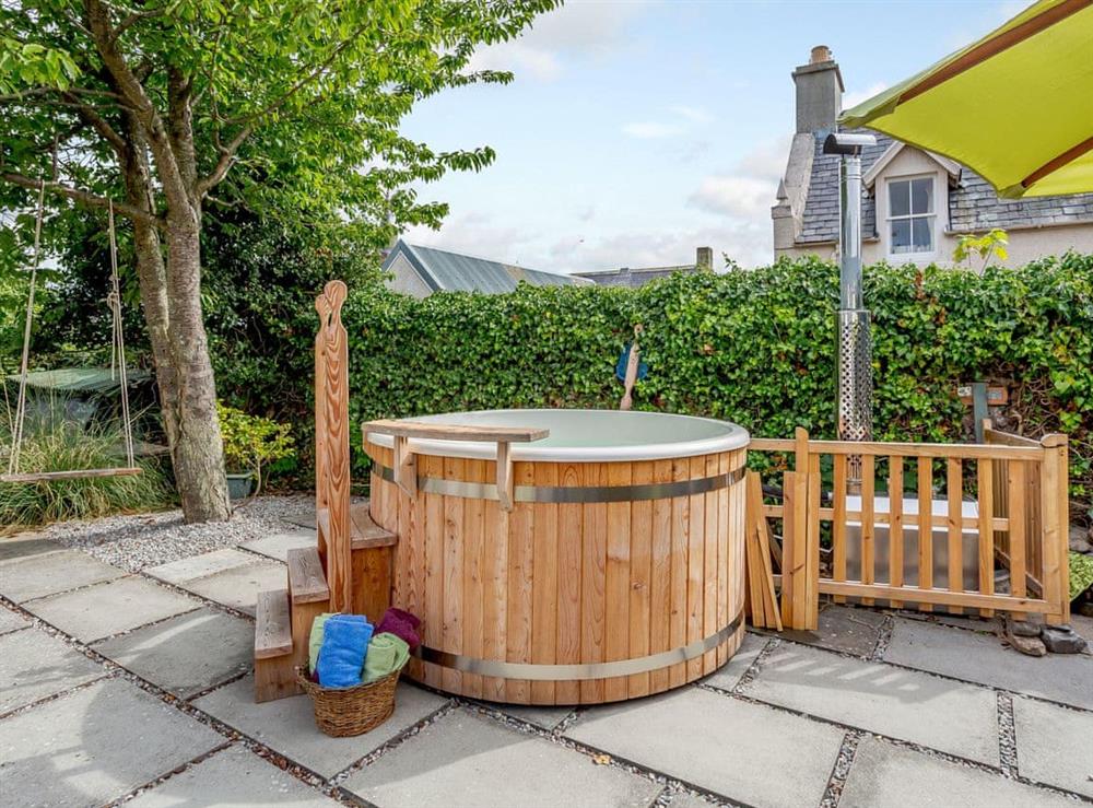 Hot tub at Caldon Cottage in Cromarty, Ross-Shire