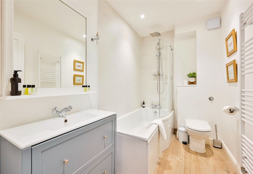Cale Townhouse (photo 13) at Cale Townhouse in London, London