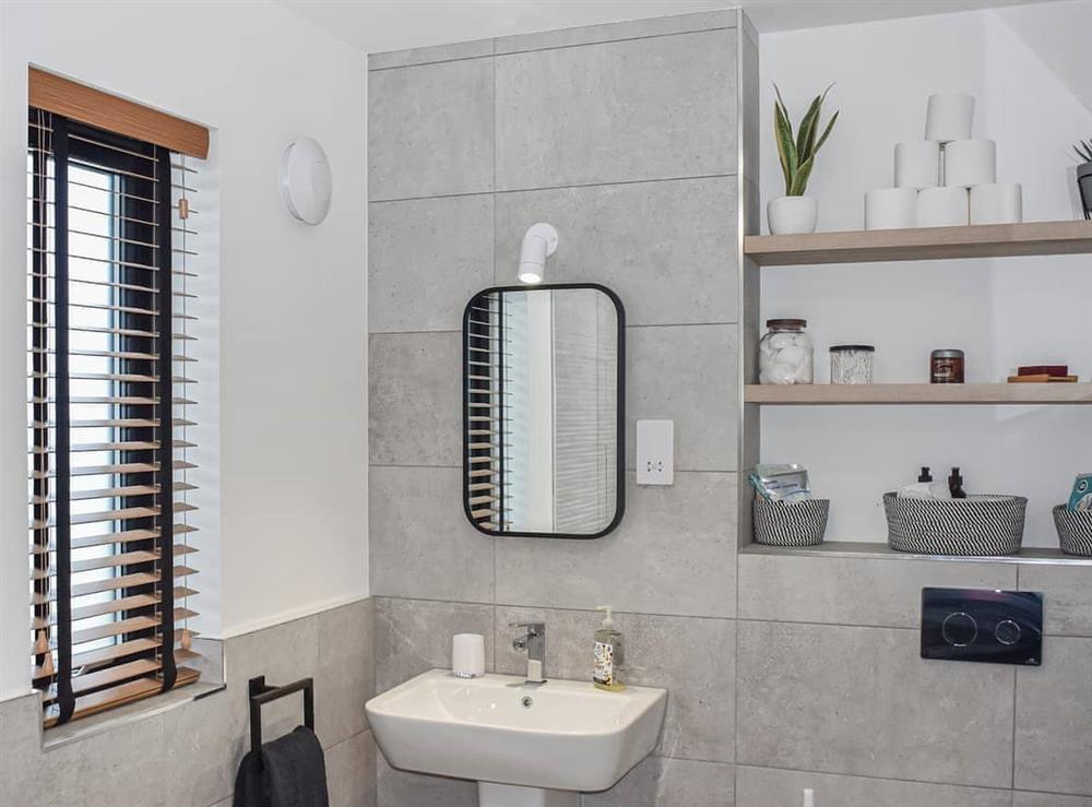 Bathroom at Caledonia Apartment in Aviemore, Inverness-Shire