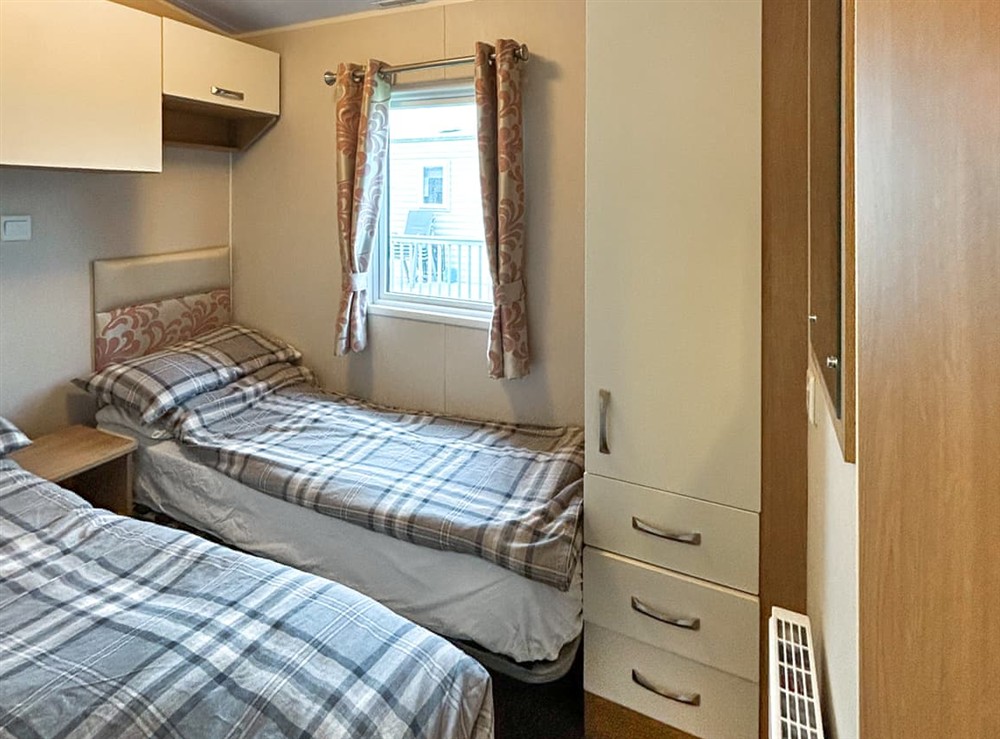 Twin bedroom