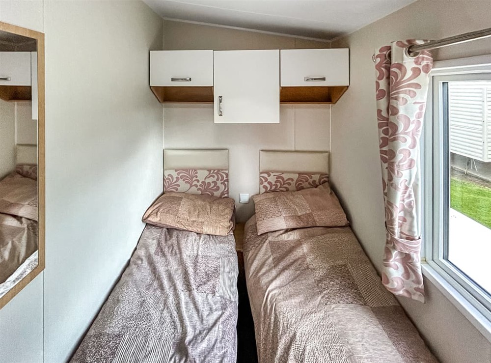 Twin bedroom