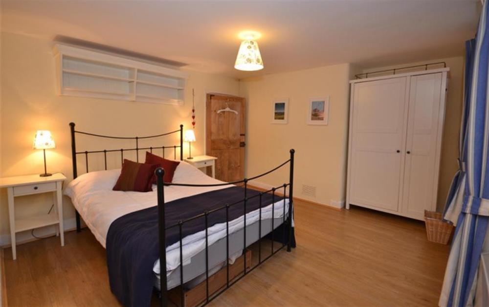 The second double bedroom with double bed at Camac Cottage in Hope Cove