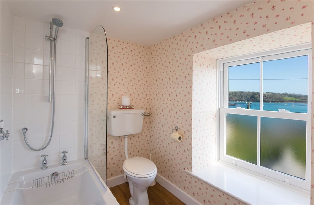 Bathroom at Camellia Cottage in St Mawes, Cornwall