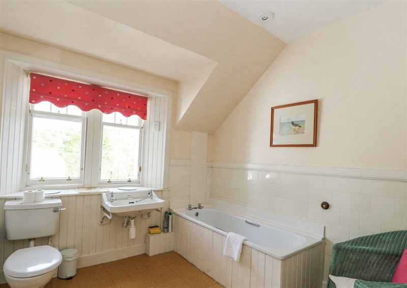 This is the bathroom (photo 3) at Camisky Lodge, Torlundy near Caol
