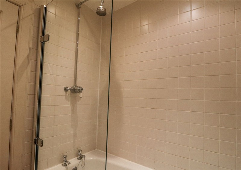 This is the bathroom (photo 4) at Camisky Lodge, Torlundy near Caol