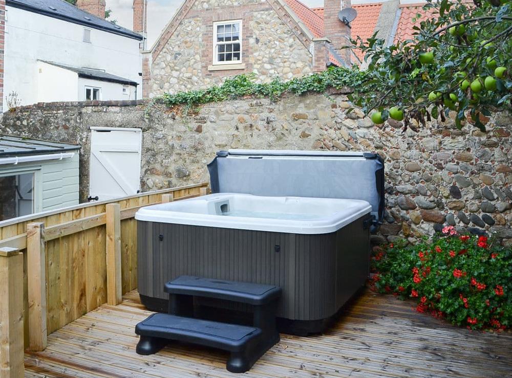 Hot tub at Camoor Cottage in Hornsea, North Humberside