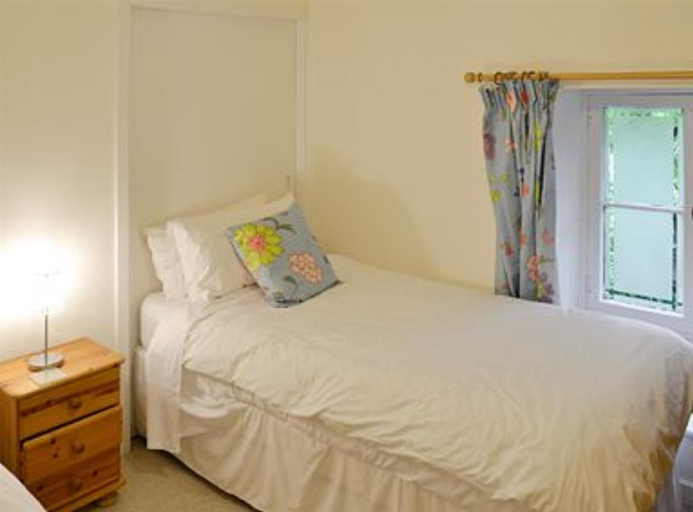 Twin bedroom at Campbell’s Close Apartment in Edinburgh., Midlothian