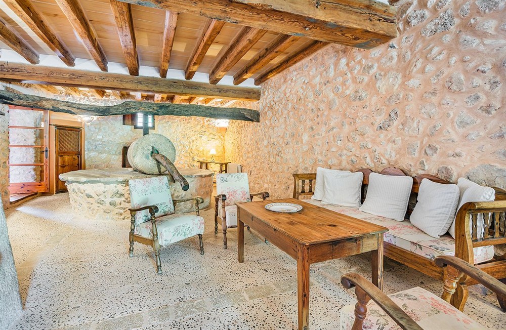 Can Llobera d’Baix