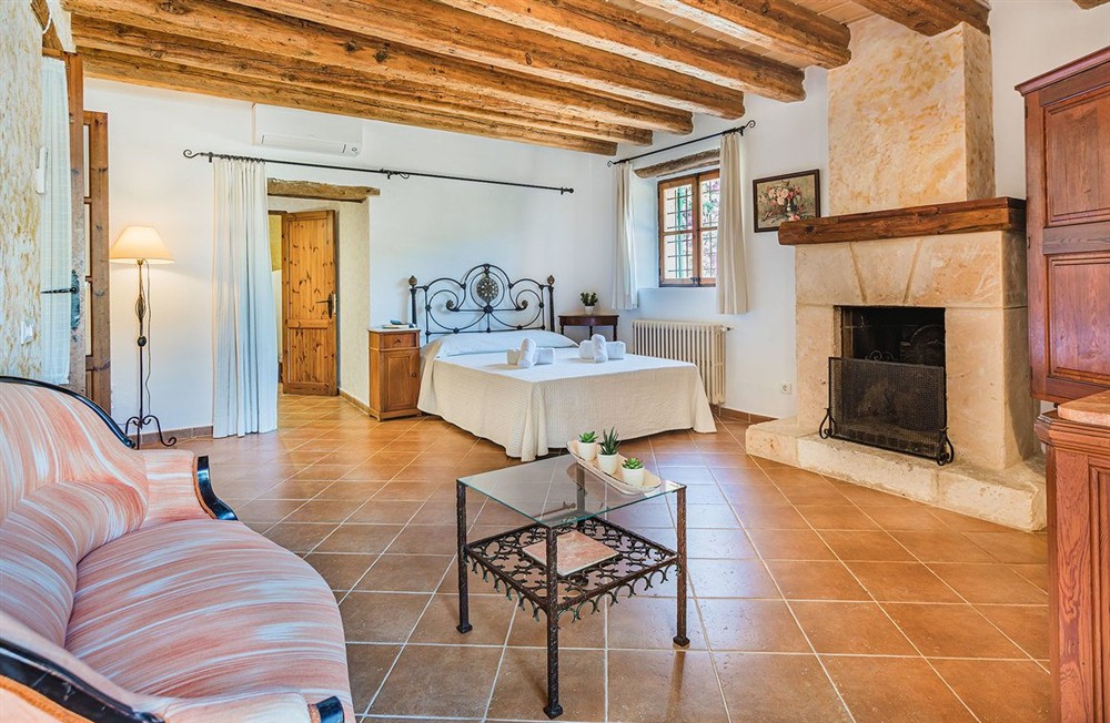 Can Llobera d’Baix