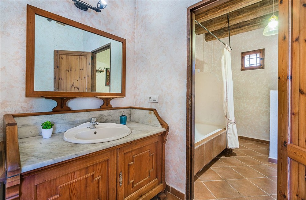 Can Llobera d’Baix