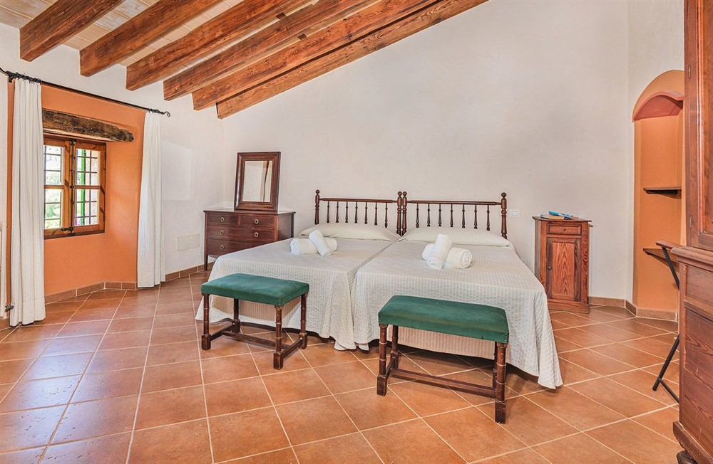 Can Llobera d’Baix